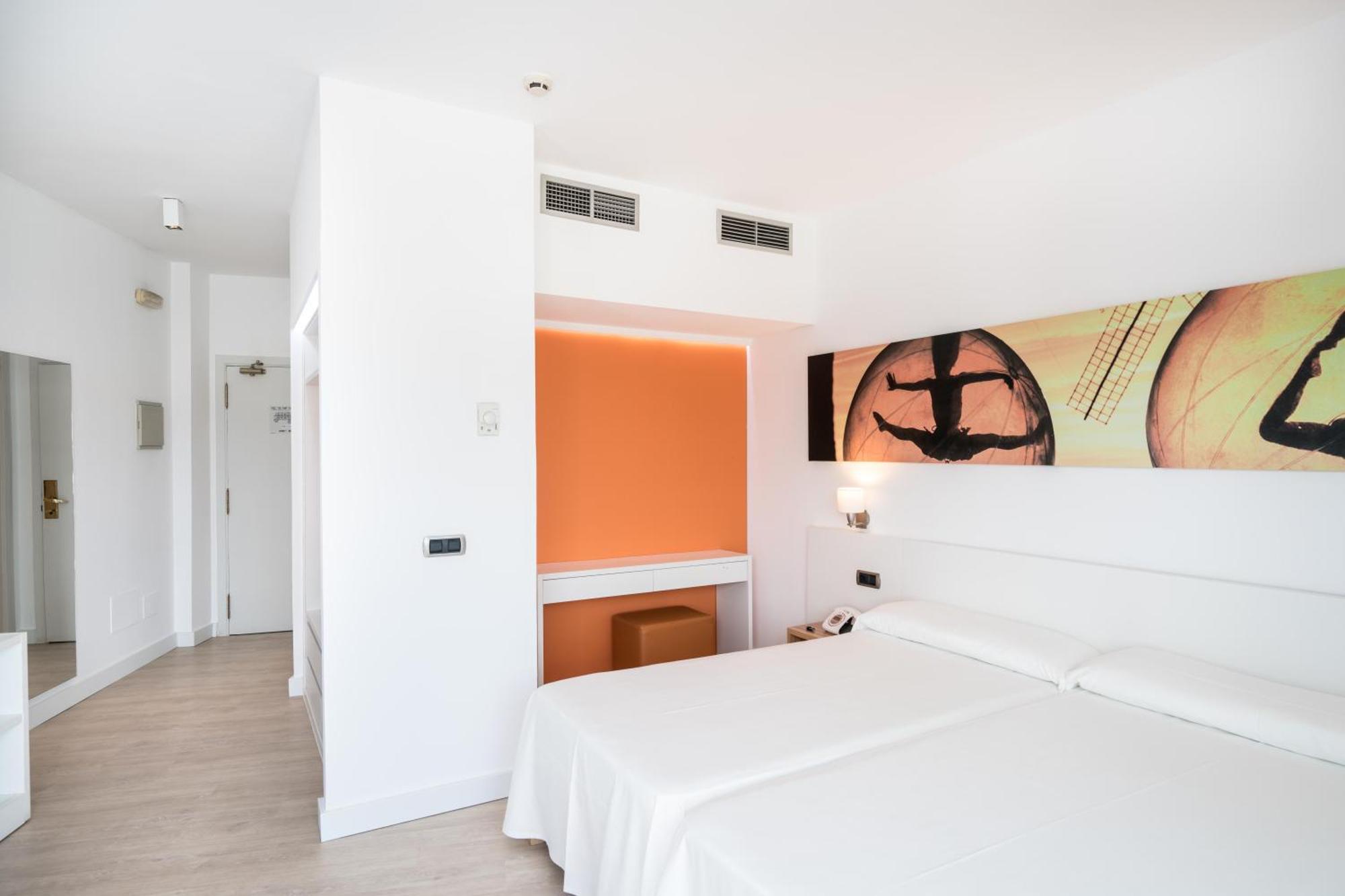 Thb Ocean Beach - Adults Only Sant Antoni de Portmany Exterior foto